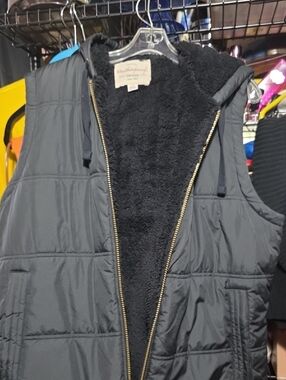 Vintage Black Quilted Hooded Vest with Plush Sherpa Lining